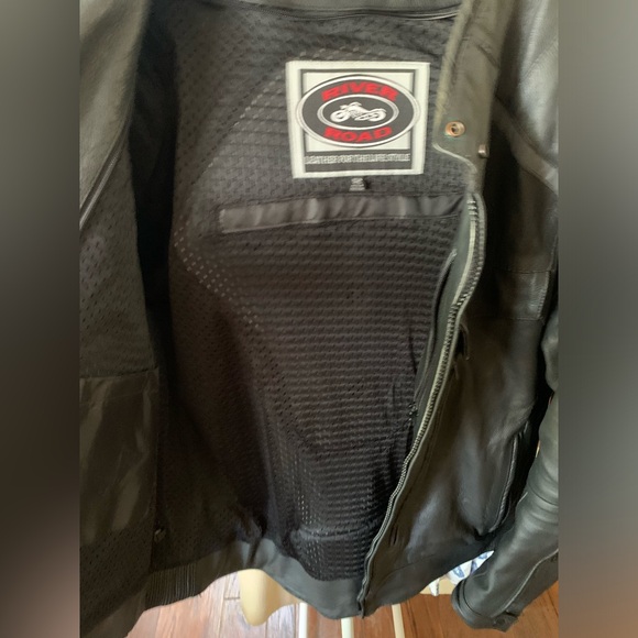 Motorcycle jacket - Picture 3 of 5